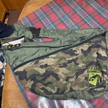 카모플라쥬 숄더백