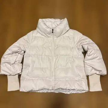화이트 퀼팅 다운 자켓