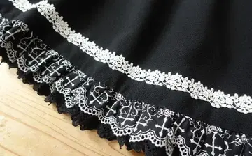 2010년작 MOI MEME MOITIE 역십자가 레이스 스커트