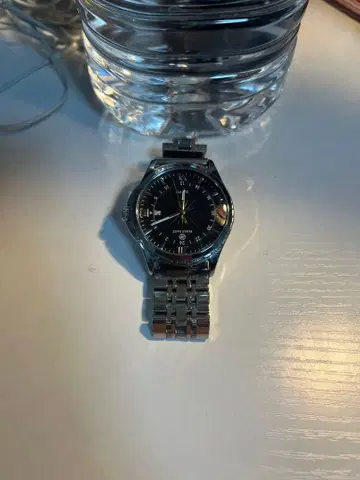 블랙 다이얼 스테인리스 스틸 시계