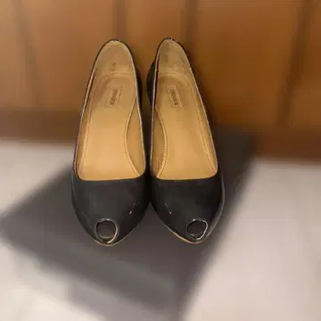 새상품급 CHEMBUR 오픈토 하이힐 35