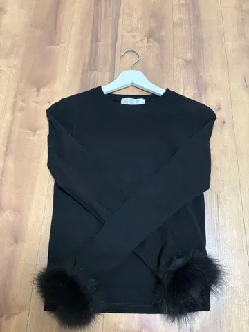 the virgins 퍼 달린 상의 black