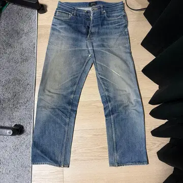 A.P.C. 스트레이트 데님