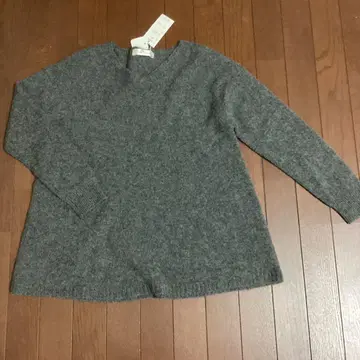 거의 울 100% 스웨터 M 사이즈 미사용 새상품