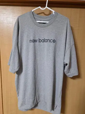new balance 그레이 반팔 T셔츠 OSZ