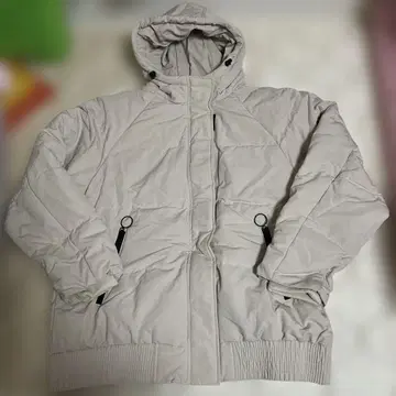 새상품급! GAP 후드 부착 다운 자켓 L 사이즈 크림색