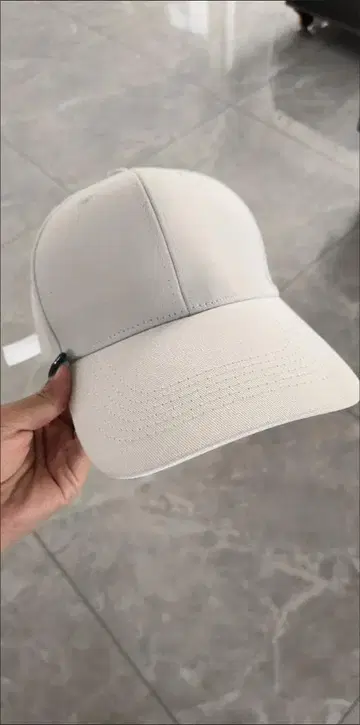 라이트 그레이 야구 모자