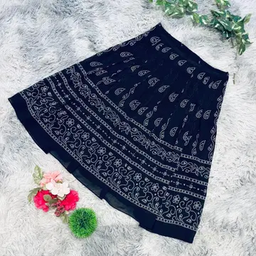 BRIGITTE 사이즈 9(M) 자수 블랙 플레어 스커트