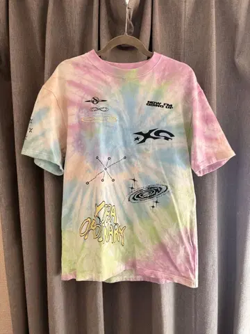 XG 타이 다이 크루 넥 티 M 사이즈