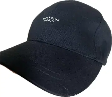 BROOKSIDE STUDIO 블랙 캡