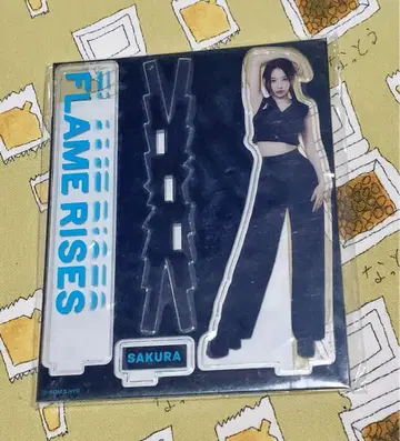 르세라핌 사쿠라 아크릴 스탠드