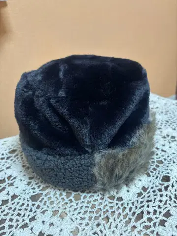 퍼 보아 토크 모자 블랙