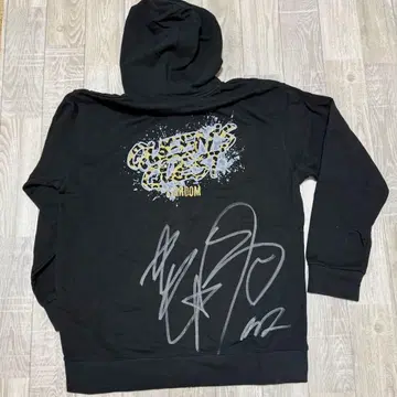 스타덤 와타나베 모모 지퍼 후드티 친필 사인 블랙