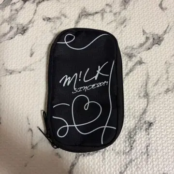 M!LK FC 회원 한정판 파우치