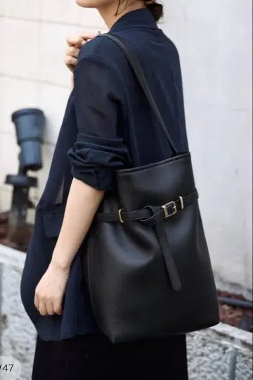 슬로브 이에나 벨트 스퀘어 토트백