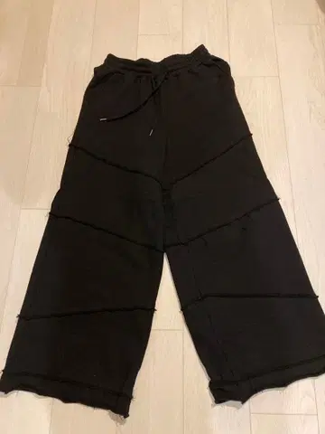 NOT CONVENTIONAL / 스웨트 팬츠