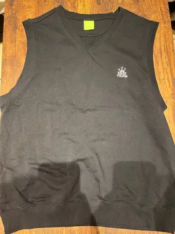 HUF 블랙 V넥 베스트 M