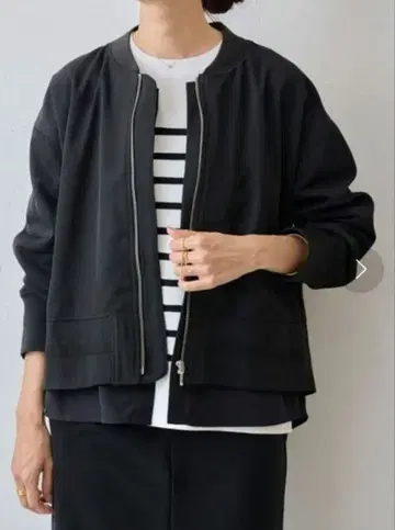 비어즐리 레이어드 지퍼 블루종 블랙