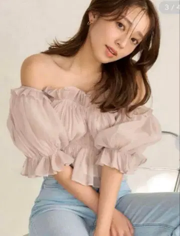 SNIDEL 개더 오프숄더 블라우스