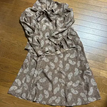 빈티지 레트로 브라운 페이즐리 무늬 셋업