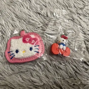 산리오 헬로키티 가챠 사가 자수 키링 & 메지루시 액세서리