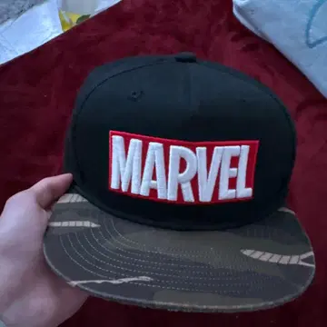 MARVEL 블랙 카모플라쥬 캡