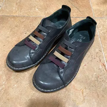 JUNGLA 가죽 스니커즈 사이즈 37