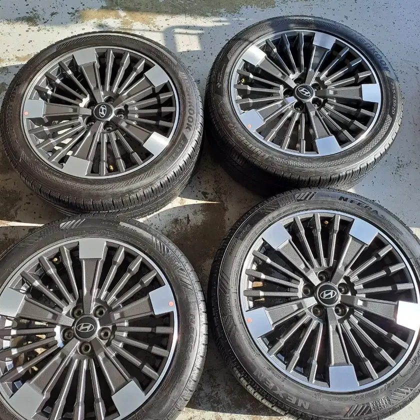 Santa Fe MX5 20-inch wheel and tire, Carnival, Sorento compatible