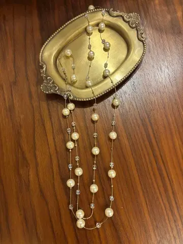 엘레강트한 펄과 크리스탈의 다양한 목걸이