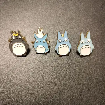 토토로 핀 배지