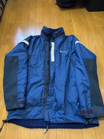 MONTANE 나일론 자켓 (안감 보아) 네이비 M 사이즈