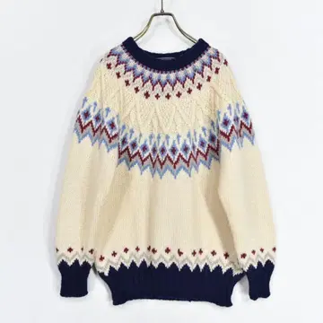 day and day 노르딕 패턴 니트 스웨터