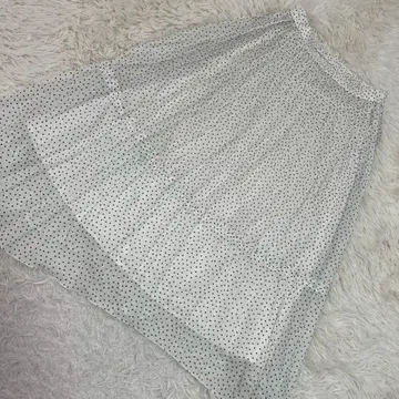 UNTITLED 도트 무늬 플레어 스커트 화이트 2 비침 깔끔 청순
