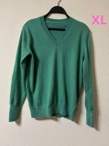 새상품급 유니클로 캐시미어 100% V넥 스웨터 그린 XL