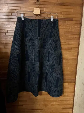 Lisette 따뜻한 울 스커트 저렴하게 판매합니다!