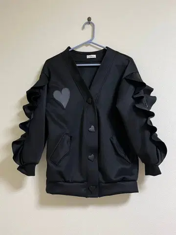 프릴 슬리브 블랙 자켓