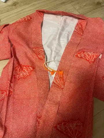 빨간색 부채 무늬 겉옷