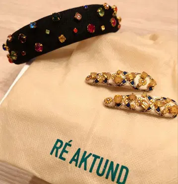 REAKTUND 반짝반짝 머리띠 핀 예쁜 계열 리액턴트