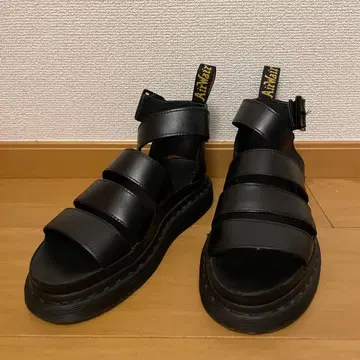 Dr. Martens 닥터마틴 샌들