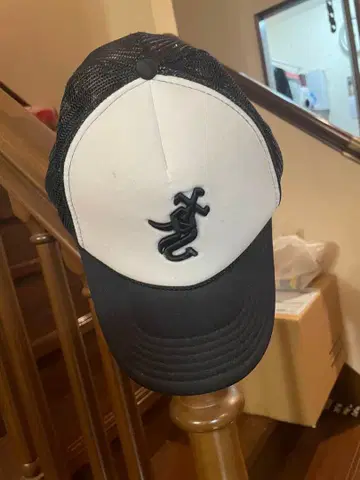 트래커 캡 화이트/블랙