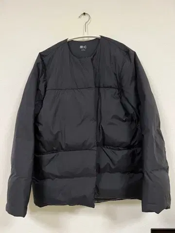유니클로C 라이트 다운 자켓 블랙 M 사이즈