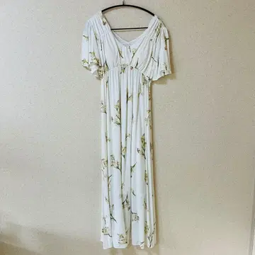 젤라또피케 플라워 프린트 화이트 맥시 드레스