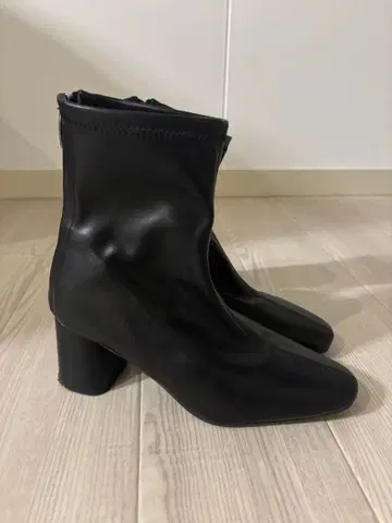 미스틱 블랙 부츠 지퍼 포함 36