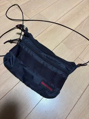 BRIEFING 블랙 숄더백 사코슈