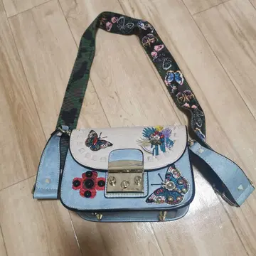 나비 자수 숄더백