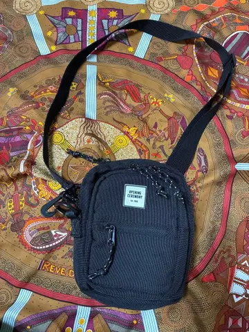 오프닝 세레모니 블랙 숄더백