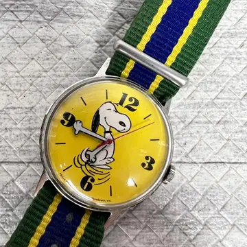 스누피 옐로우 컬러 손목시계