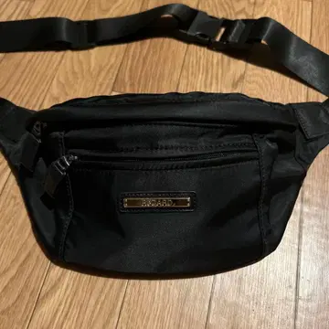 ReZARD 블랙 바디백 나일론