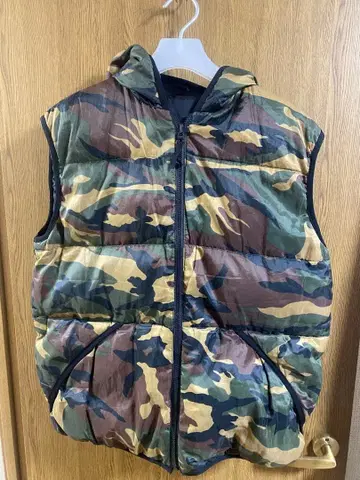 리버서블 후드 부착 다운 베스트 카모플라쥬/블랙 XL