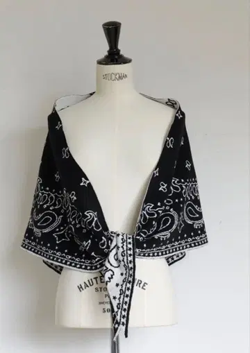 집소피아 페이즐리 스톨 블랙